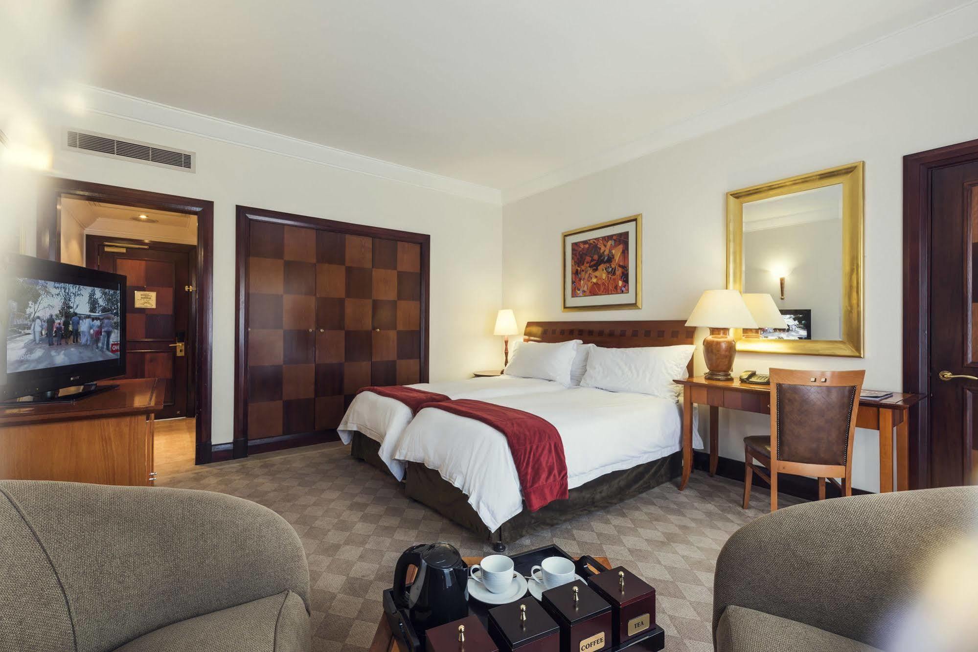 Carnival Club Hotel Johannesburg Esterno foto